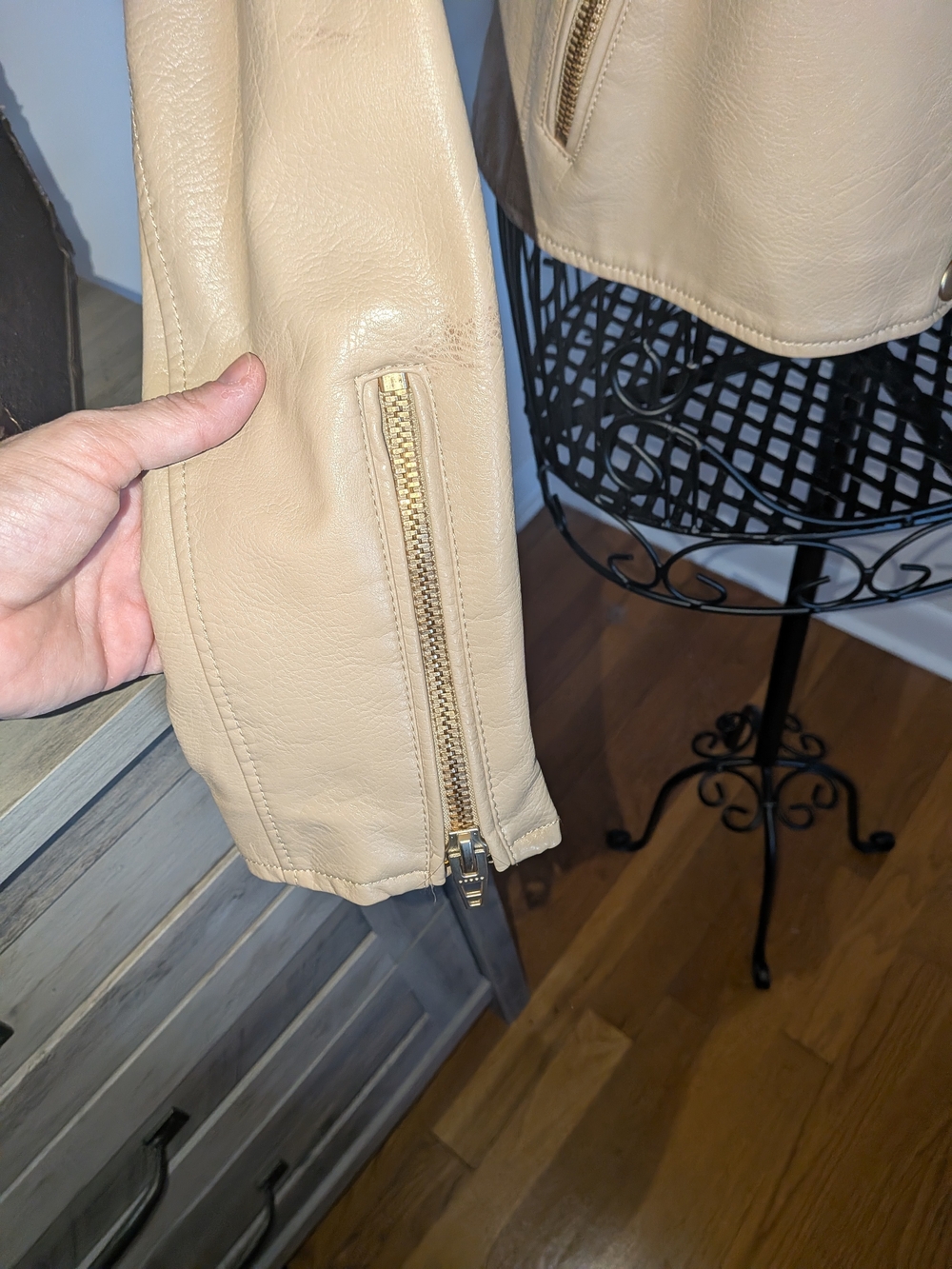 Blank NYC Women's faux Leather Jacket - Picture 3 of 5